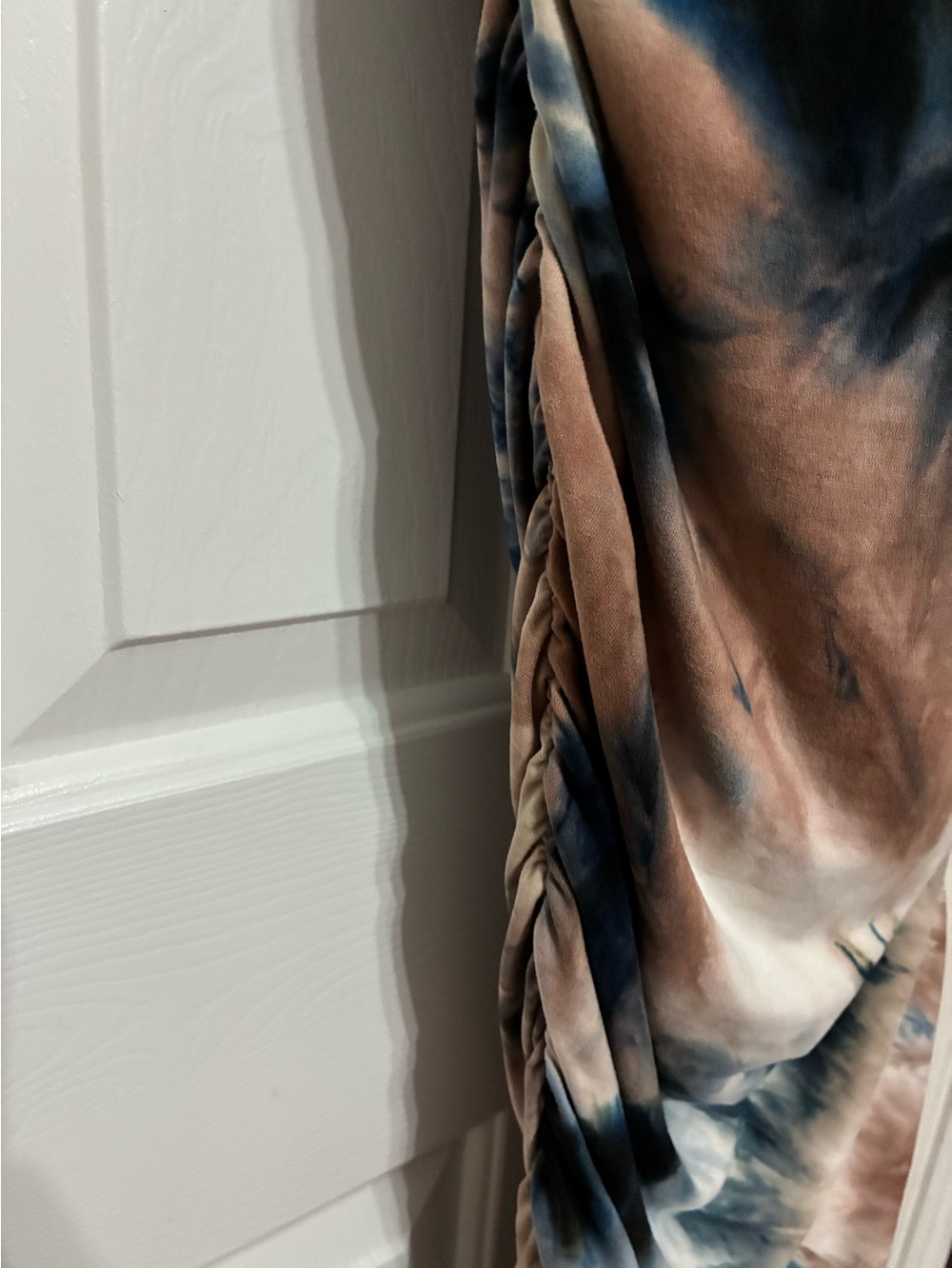 Side Ruched dress - Picture 3 of 9